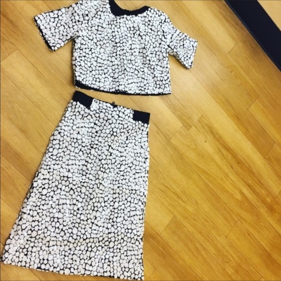 Blk and sequin skirt - Picture 4 of 5